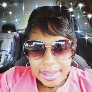 Meet your Posher, Pamela